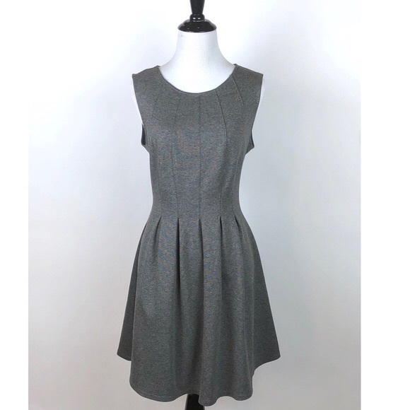 Monteau Dresses & Skirts - Monteau Sleeveless Pleated Dress